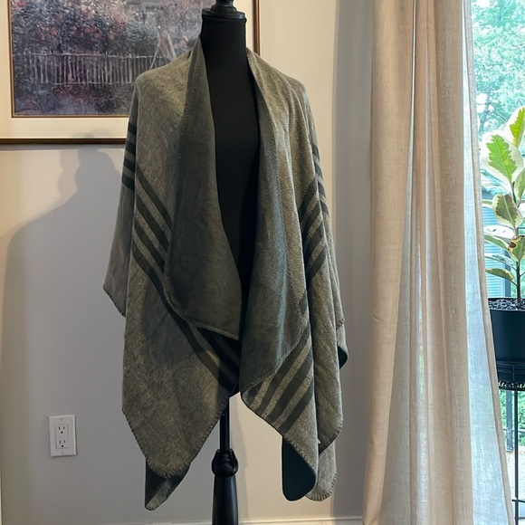 Francesca's Collections Accessories - Bundle of 3 scarf shawls - Francescas, BB Dakota Lauren Conrad